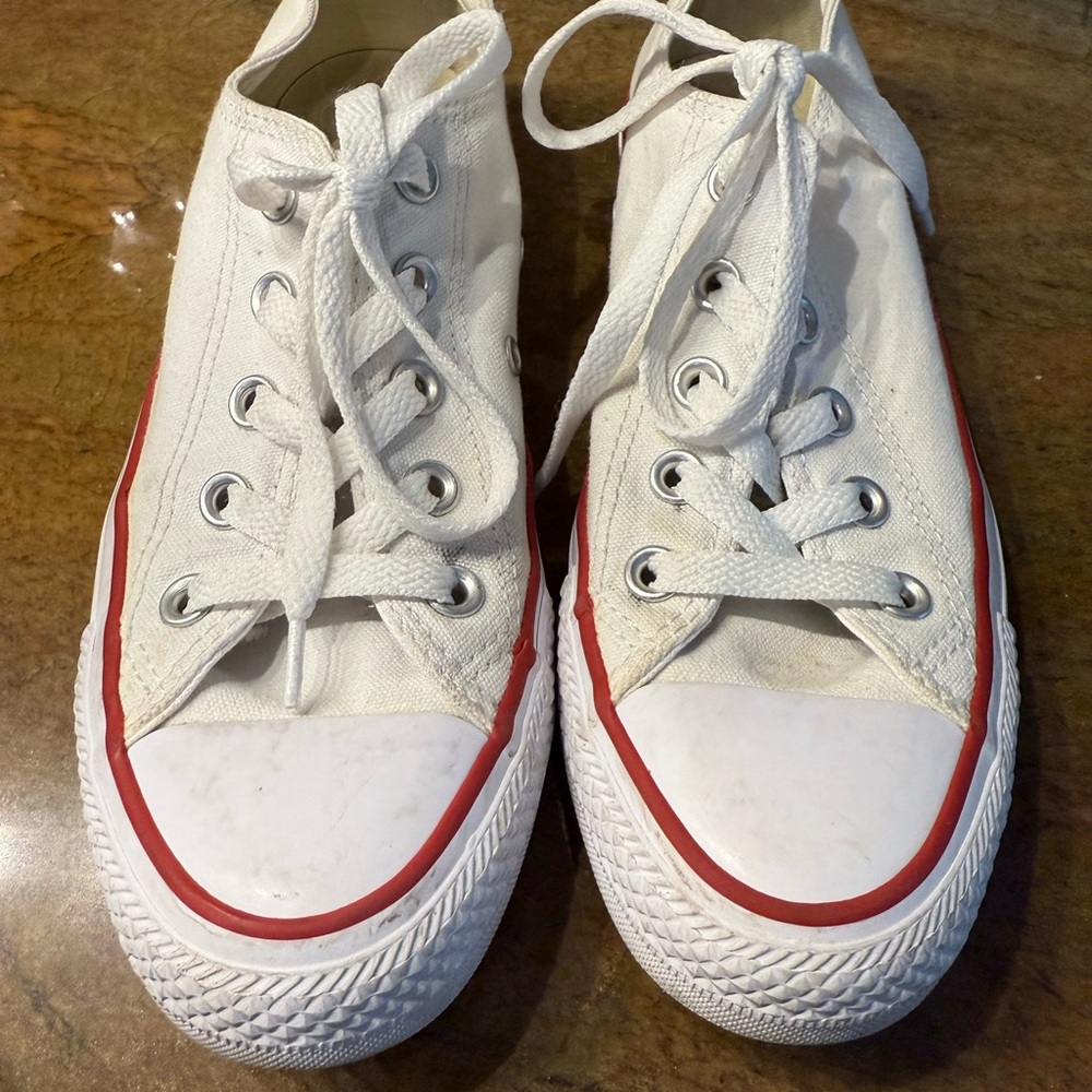 Classic White Converse “Chuck Taylor’s” Sneakers unisex - men’s 4/womens 6